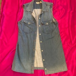 Levi’s long button up sleeveless denim top size S fade away
